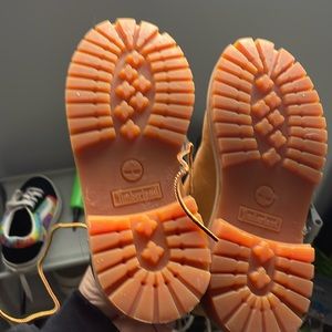 Timberland boots for a boy size 13 never worn